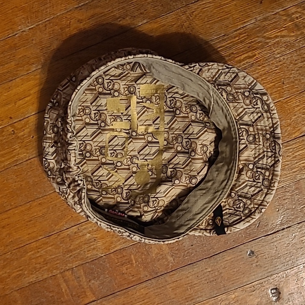 Volcom logo hat πββοΈ size m/l - Picture 6 of 8